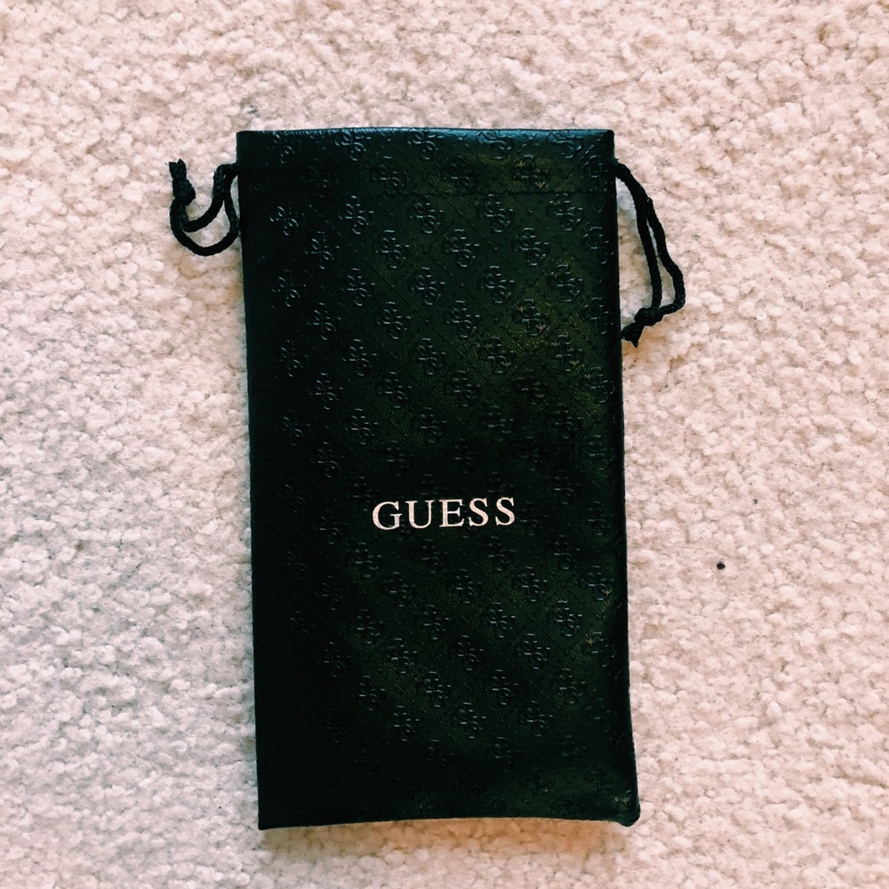 black guess bag